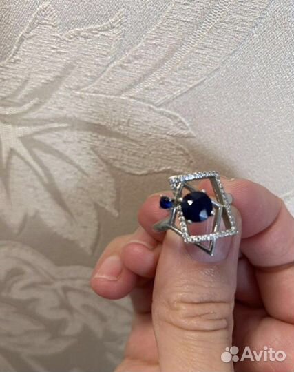Кольцо с сапфирами