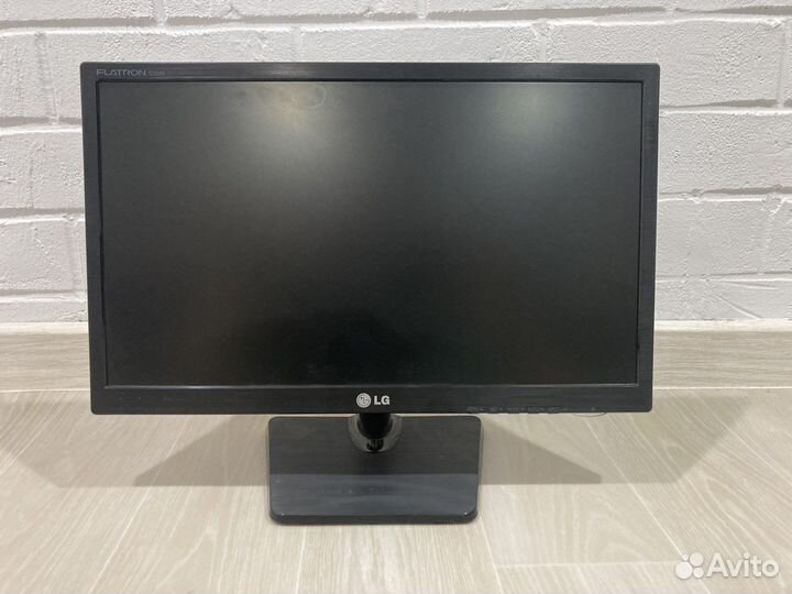 Монитор LG flatron E2042C-BNA