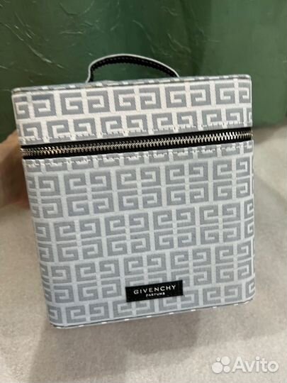 Кейс для косметики Givenchy