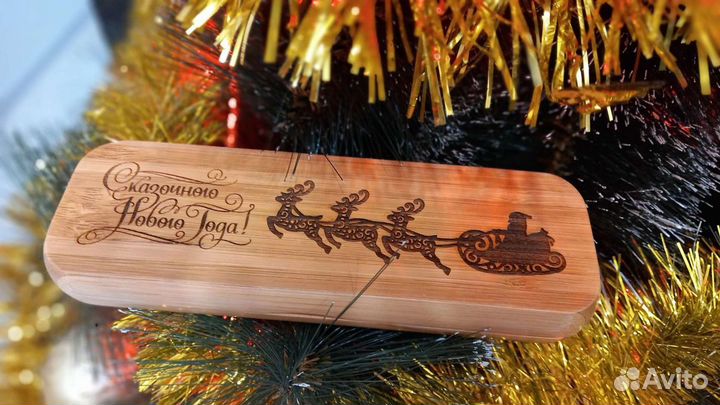 Шариковая ручка, в футляре с гравировкой на крышке