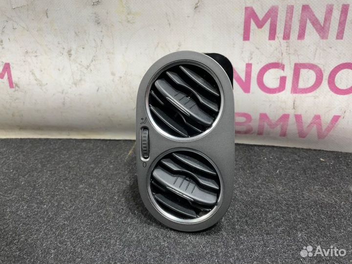 Дефлектор обдува салона передний правый Volkswagen