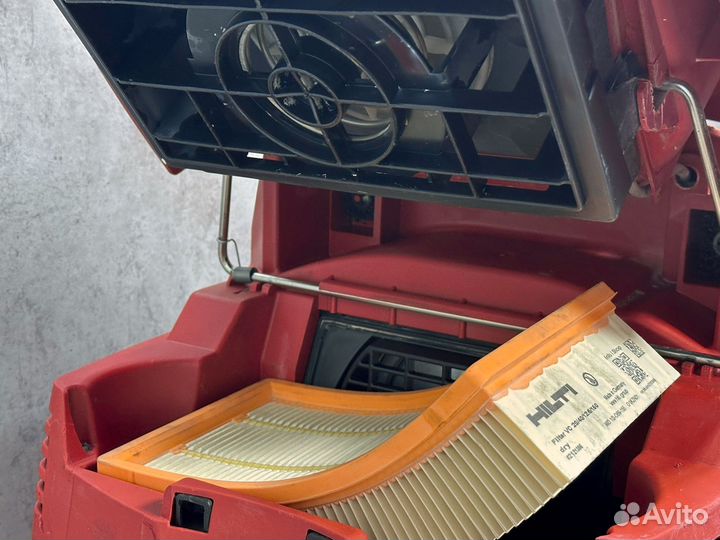 Пвоесос Hilti VC 20 с штроборезом Hilti DCH 180 SL