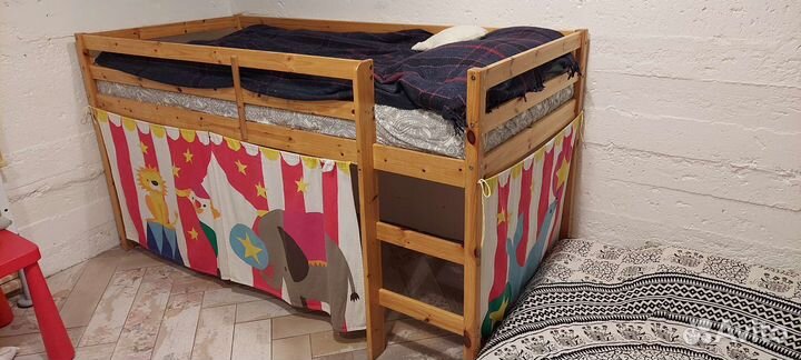 Кровать чердак из массива