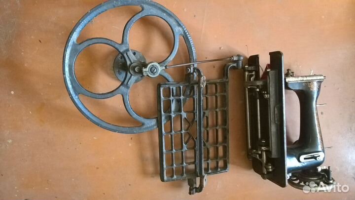 Швейная машина пмз с ножным приводом