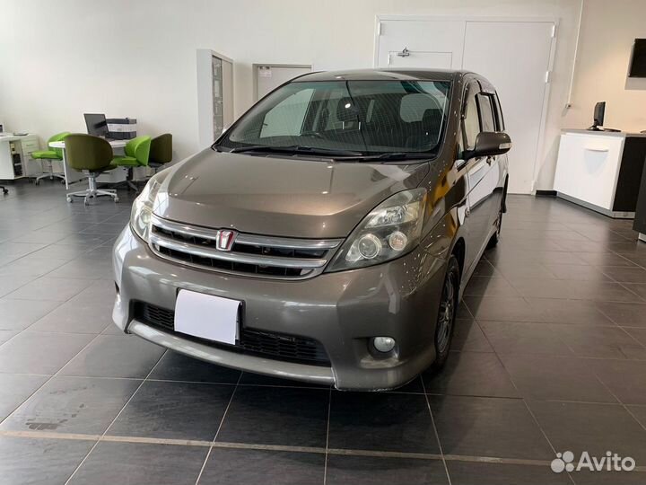 Toyota Isis 1.8 CVT, 2009, 233 000 км