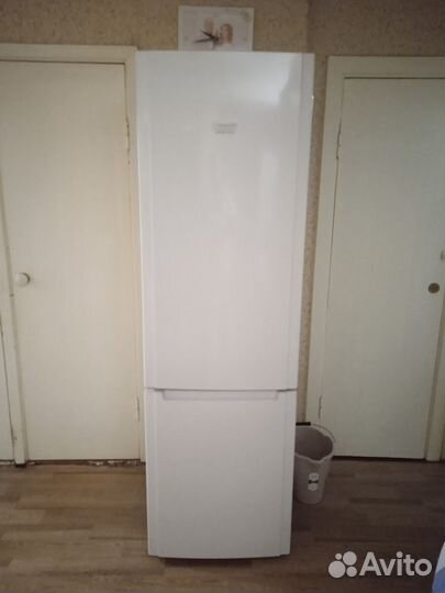 Холодильник бу ariston