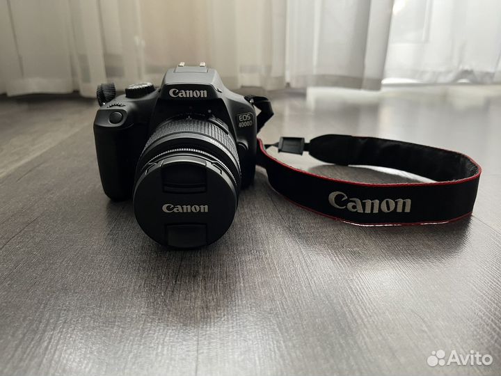 Зеркальный фотоаппарат Canon EOS 4000D