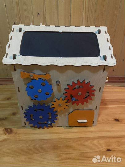 Бизиборд домик