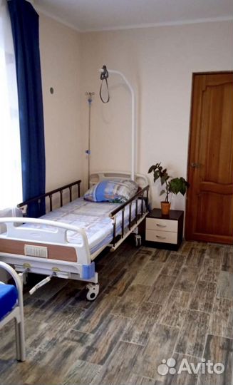 Медицинская кровать для лежачих больных