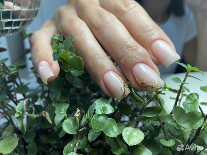 Модель на маникюр