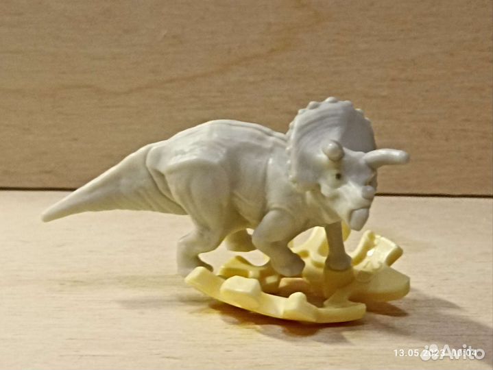 Киндер игрушки