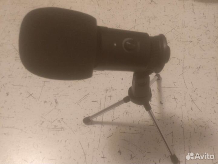 Микрофон студийный