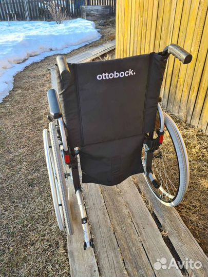 Кресло-коляска для инвалидов с ручным приводом