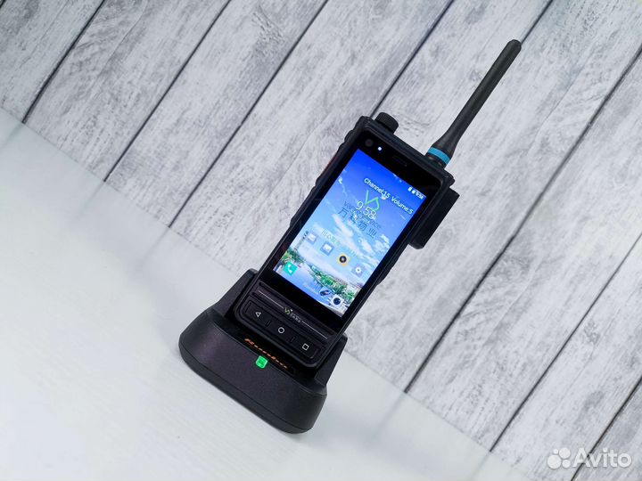 Рация / смартфон Runbo E72 / E81