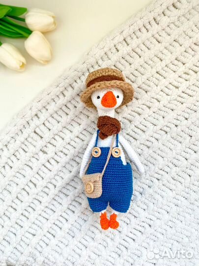 Вязанная игрушка амигуруми кошечка, гусь