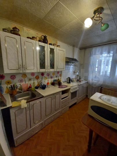 3-к. квартира, 70 м², 1/9 эт.