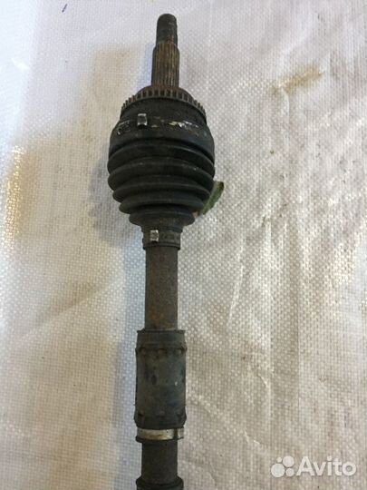 Привод передний правый Тойота Авенсис 2,0