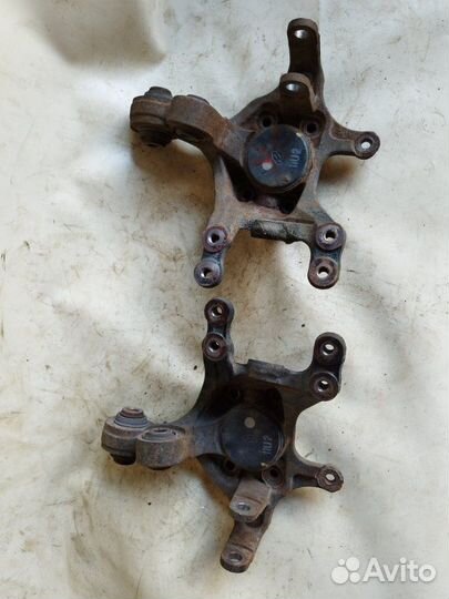 Кулак поворотный задний Hyundai Sonata 6 L4KA 2009