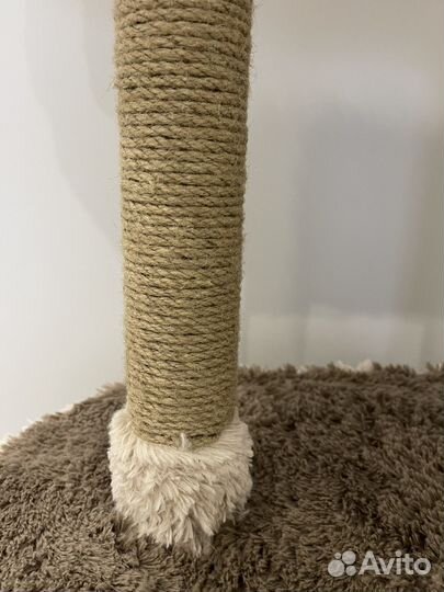 Кошачий домик с когтеточкой