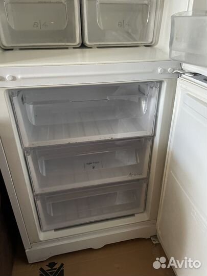 Холодильник hotpoint ariston бу