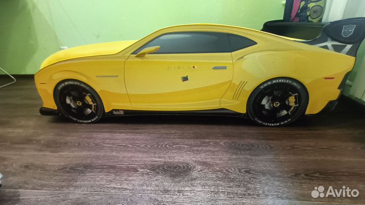 Детская кровать машина