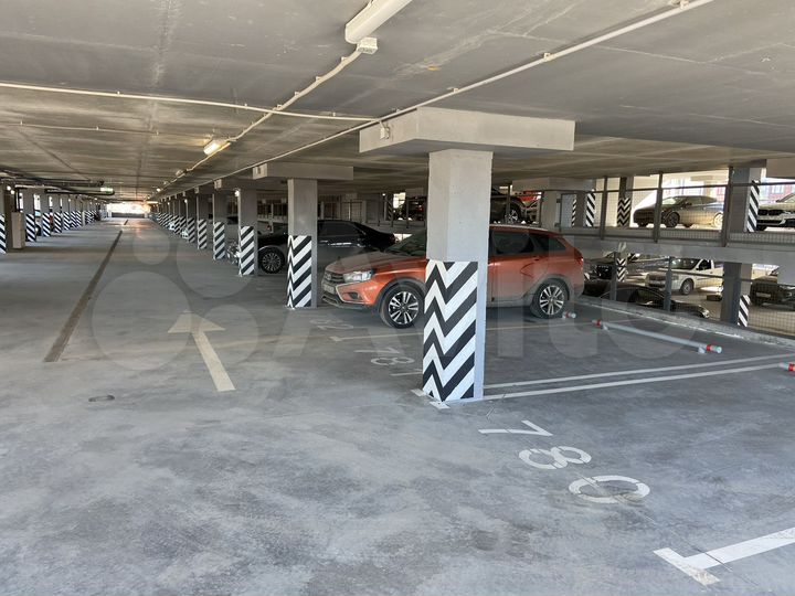 Машиноместо, 14 м²