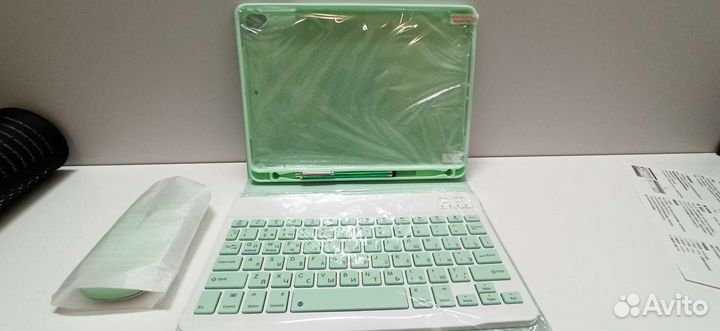 Чехол с клавиатурой и мышкой iPad Air 2 Pro 9,7