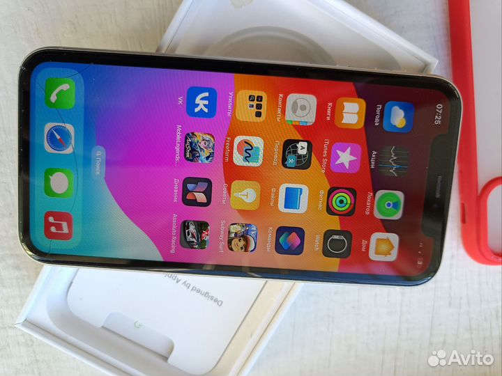 iPhone 11, 64 ГБ