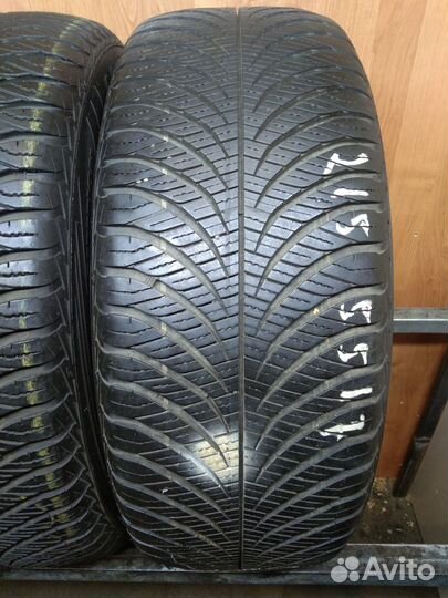 Goodyear Vector 4Seasons Gen-2 215/55 R17