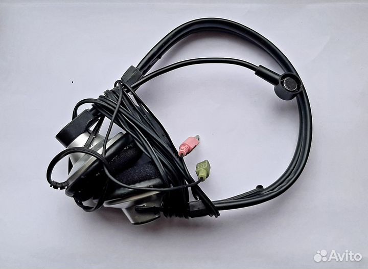 Проводные наушники