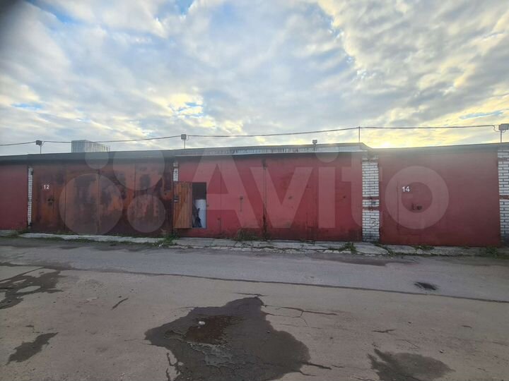 Гараж, > 30 м²