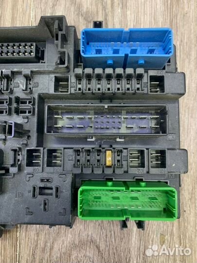 Блок предохранителей Opel Astra H универсал Z16XEP