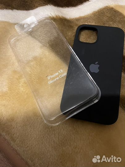 Чехол на iPhone 13