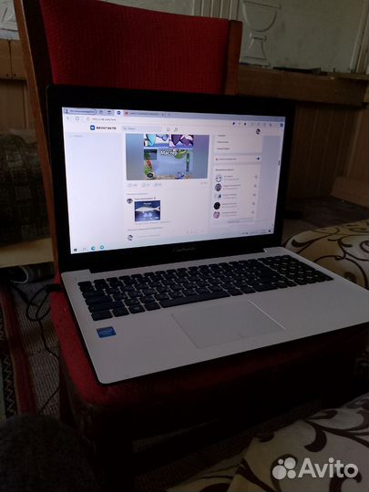 Ноутбук asus