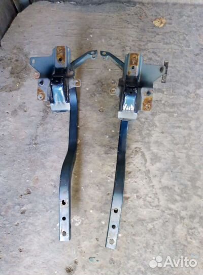 Петли крышки богажника