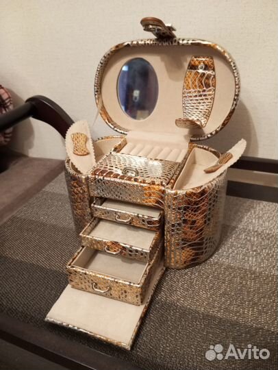 Шкатулка для украшений сувенирная