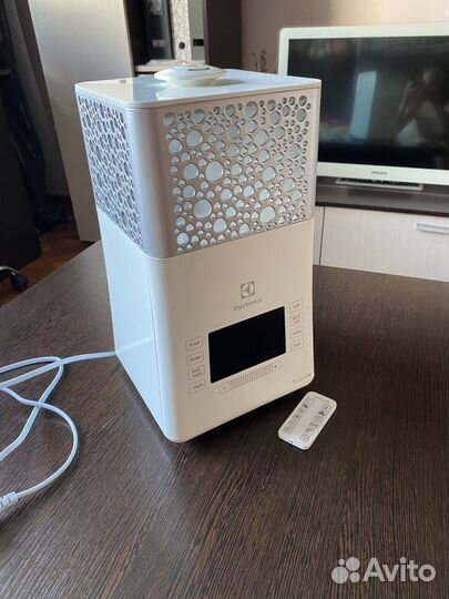 Увлажнитель воздуха Electrolux EHU 3715D