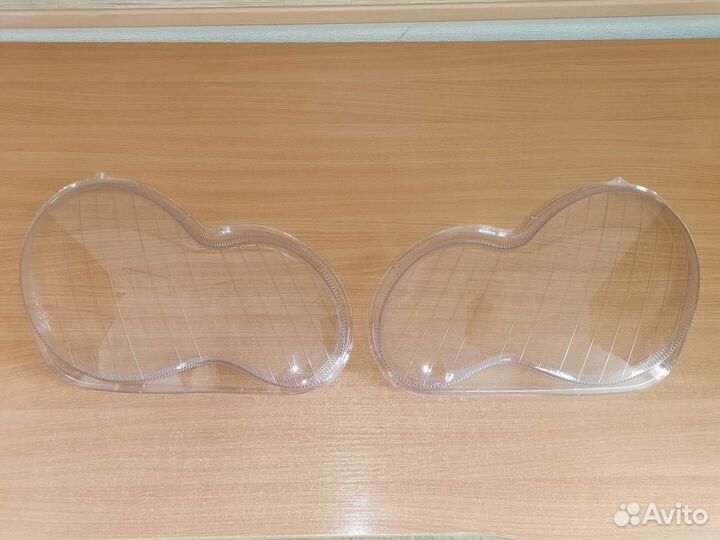 Стекла фар левое правое Mercedes C w203