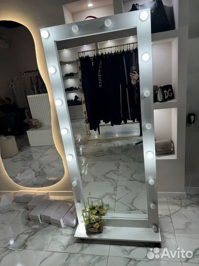 Зеркало новое