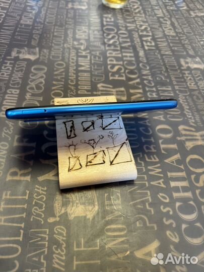 Подставка для телефона из дерева