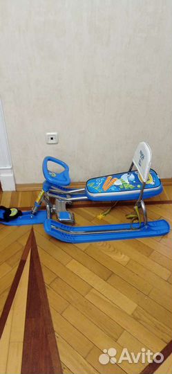 Детский снегокат со спинкой