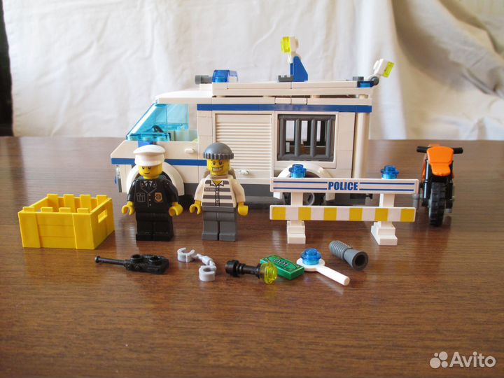 Lego Лего Перевозка заключенных 7286