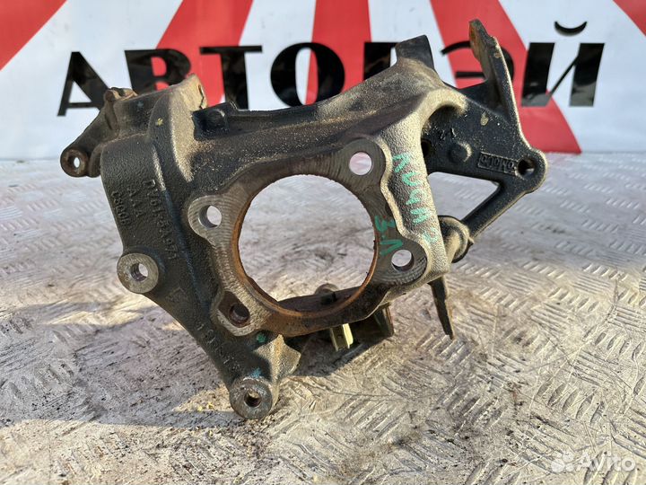 Цапфа задняя левая Ford Kuga 2