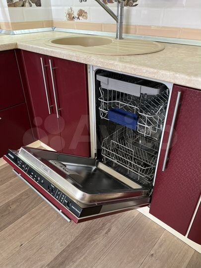 3-к. квартира, 86 м², 2/10 эт.