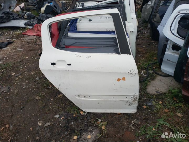 Дверь Пежо 308