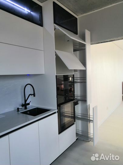 Кухня на заказ в современном стиле 22