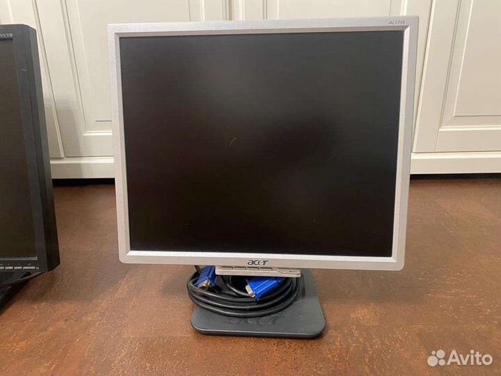 Продается 3 ЖК монитора 17