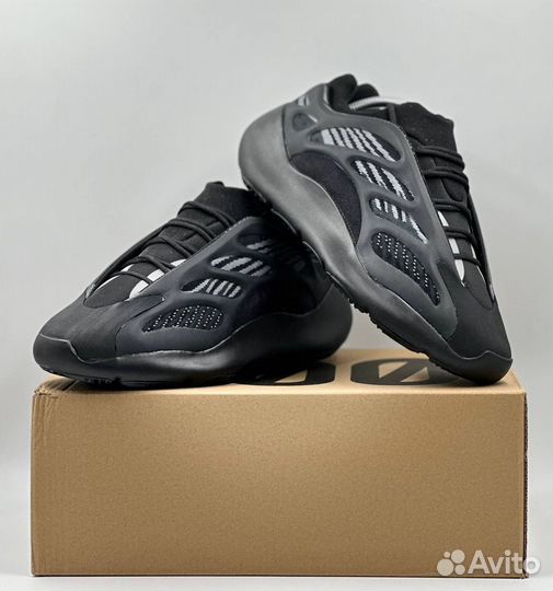 Adidas Yeezy Boost 700