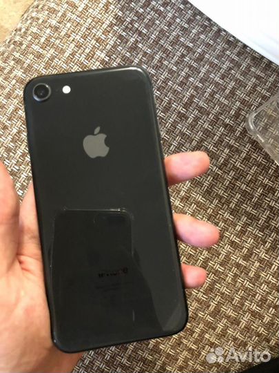Телефон iPhone 8 64 gb