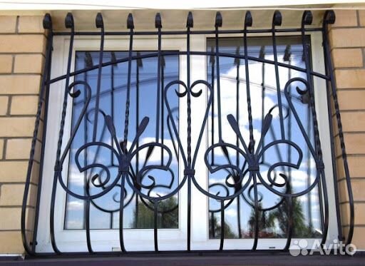 Решетки на окна кованые N 315